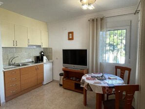 Fridge, microwave, oven, stovetop - T-0521, Iwona, beautiful sunny Villa in Monte Solana (Pedreguer)