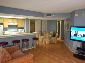 Condo, 1 King Bed with Sofa bed, Patio, City View | Living area | TV