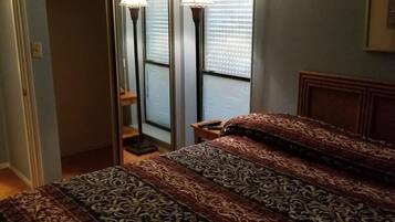 Condo, 1 King Bed with Sofa bed, Patio, City View | 1 bedroom, free WiFi