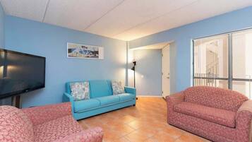 Condo, 1 King Bed with Sofa bed, Patio, City View | Living area | TV