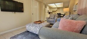 콘도, 침대(여러 개), 파티오, 정원 전망 | 1 개의 침실, 무료 WiFi