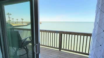 Condo, Multiple Beds, Balcony, Ocean View | Interior
