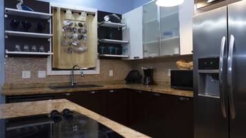 Rumah, Beberapa Tempat Tidur, dapur | Dapur pribadi | Lemari es, microwave, oven, dan kompor