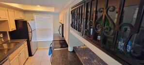 Fridge, microwave, oven, stovetop - Gulfcoast #4 (South Padre Island)