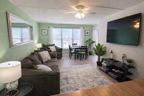 Condo, Multiple Beds, Patio, Partial Ocean View | Living area