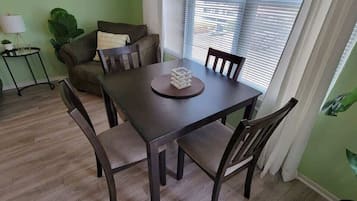 Condo, Multiple Beds, Patio, Partial Ocean View | Dining