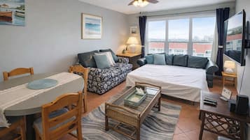 Apartment, Mehrere Betten, Balkon, eingeschränkter Meerblick