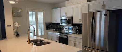 House, Multiple Beds, Private Pool, Pool View | Private kitchen | Fridge, microwave, oven, stovetop