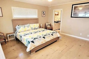 Casa, varias camas, balcón, vistas a la playa | 3 dormitorios, wifi gratis, ropa de cama