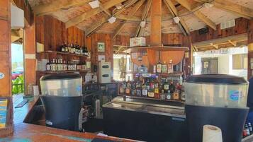 Bar (en la propiedad)