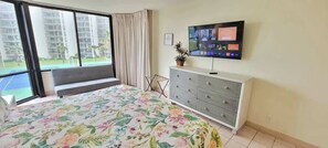 Apartamento, várias camas, sacada, vista para a piscina | 2 quartos, Wi-Fi de cortesia, roupa de cama