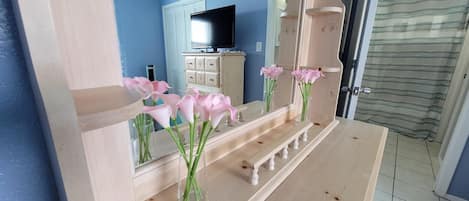 Apartment, Multiple Beds, Kitchen, Partial Sea View | 1 bedroom, free WiFi