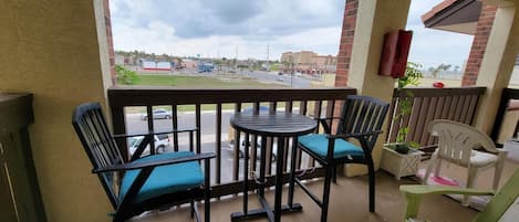 Apartment, Multiple Beds, Kitchen, Partial Sea View | Balcony