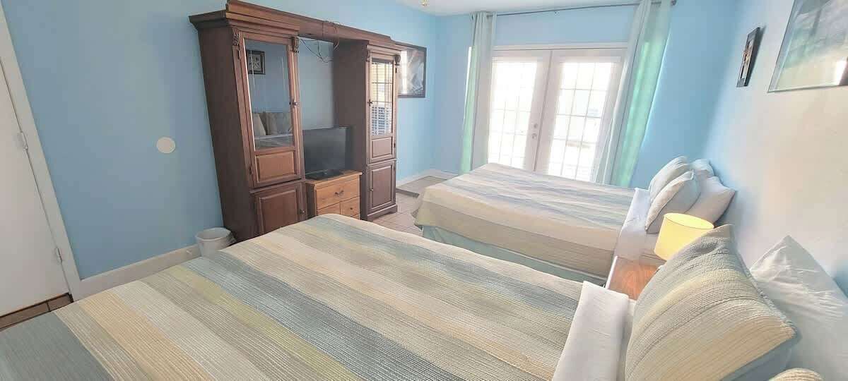 Rumah, Beberapa Tempat Tidur, akses ke kolam renang, pemandangan kolam renang | 3 kamar tidur, Wi-Fi gratis, dan seprai linen