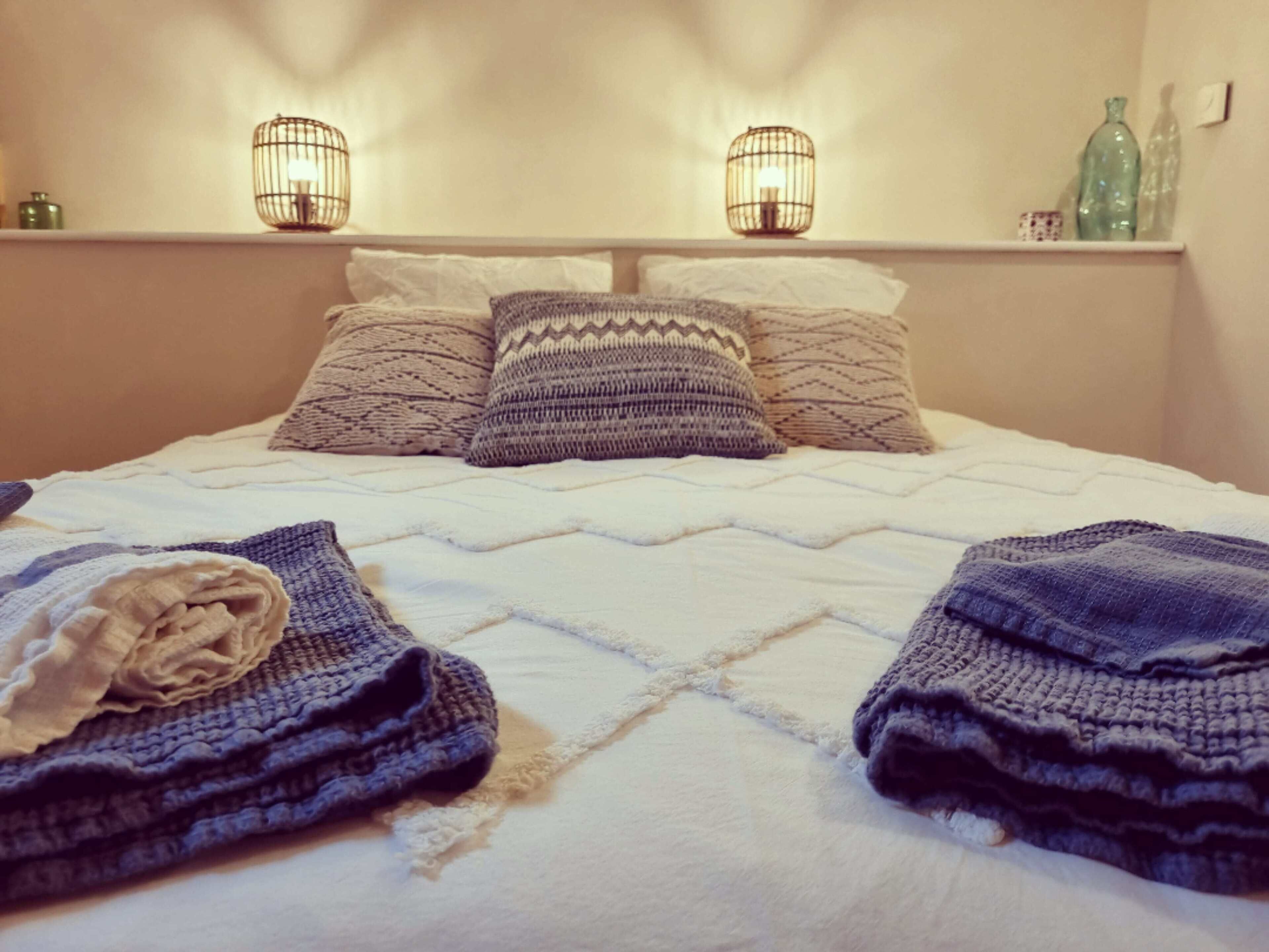 3 chambres, fer et planche à repasser, lit parapluie, Wi-Fi gratuit