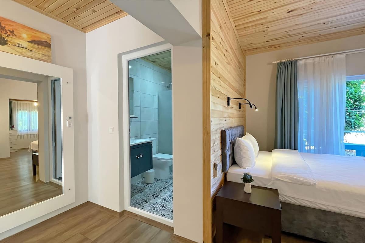 Family Suite | 2 bedrooms, individually furnished, soundproofing, free WiFi