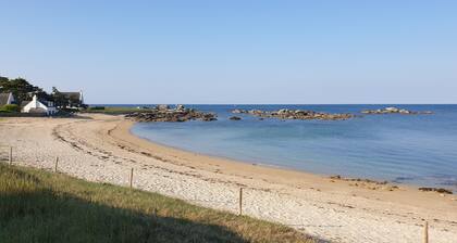 Twin detached villas 100m from the beach