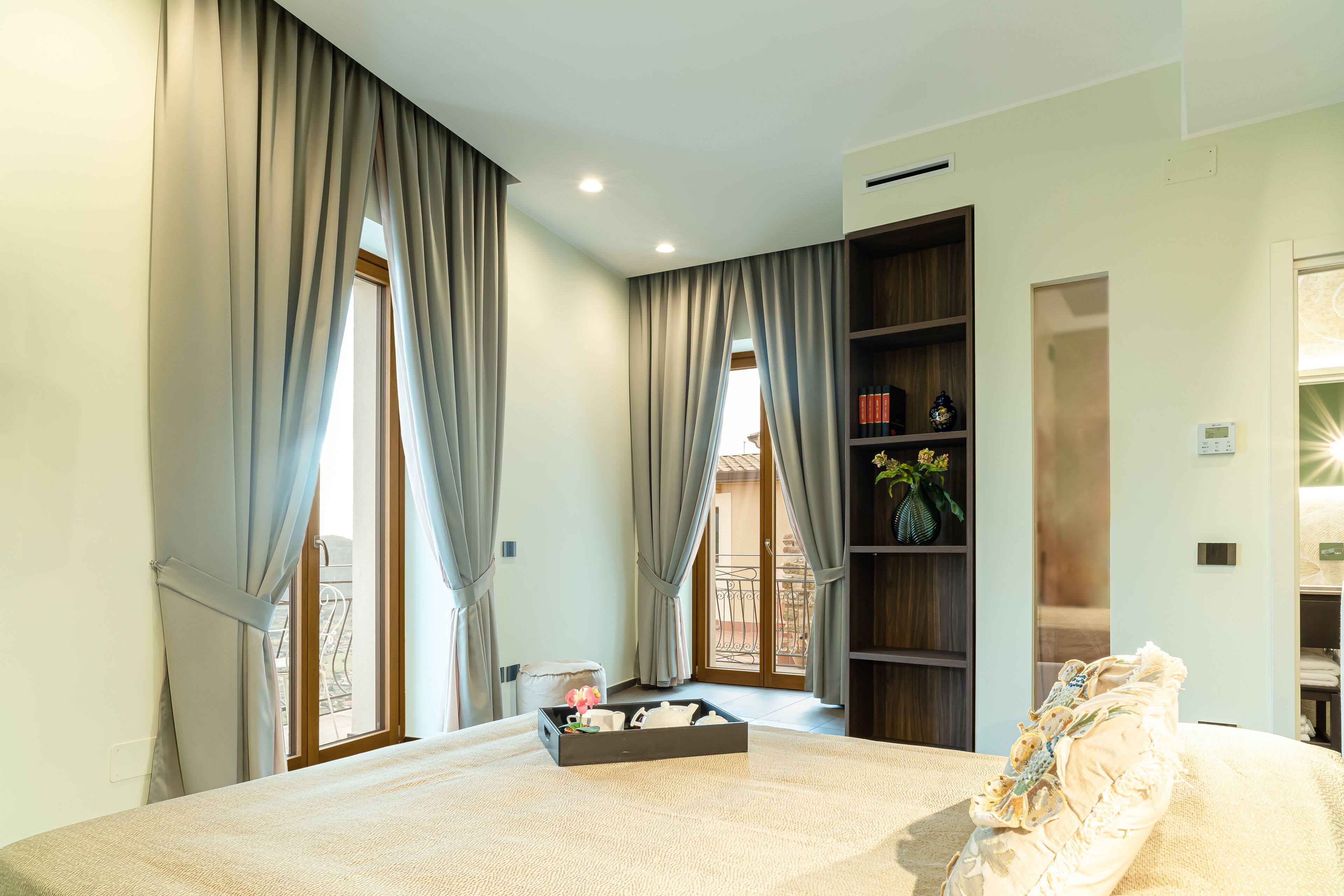 Superior Twin Room, Ensuite, City View (PIAZZETTA)