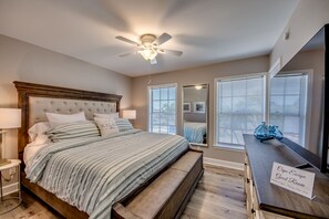 4 Schlafzimmer, Schreibtisch, Bügeleisen/Bügelbrett, kostenloses WLAN