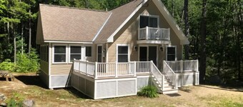 Lovely 3 bedroom home sleeps 8 walking distance to Suissevale Beach