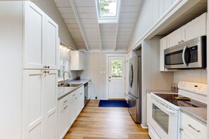 Microonde, lavastoviglie, tostapane, pentole/stoviglie/utensili