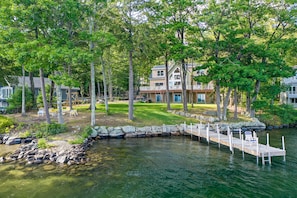 Exterior - Beautiful Newer Winnipesaukee Waterfront Home for 10 5 Bedrooms 4 Baths (Moultonborough)