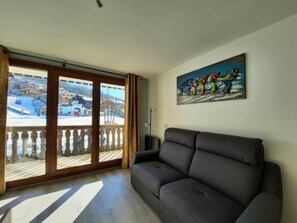 Living area - 110m from shops, 1st floor, balcony, tv, 29m², Saint Martin de Belleville (Saint-Martin-de-Belleville)