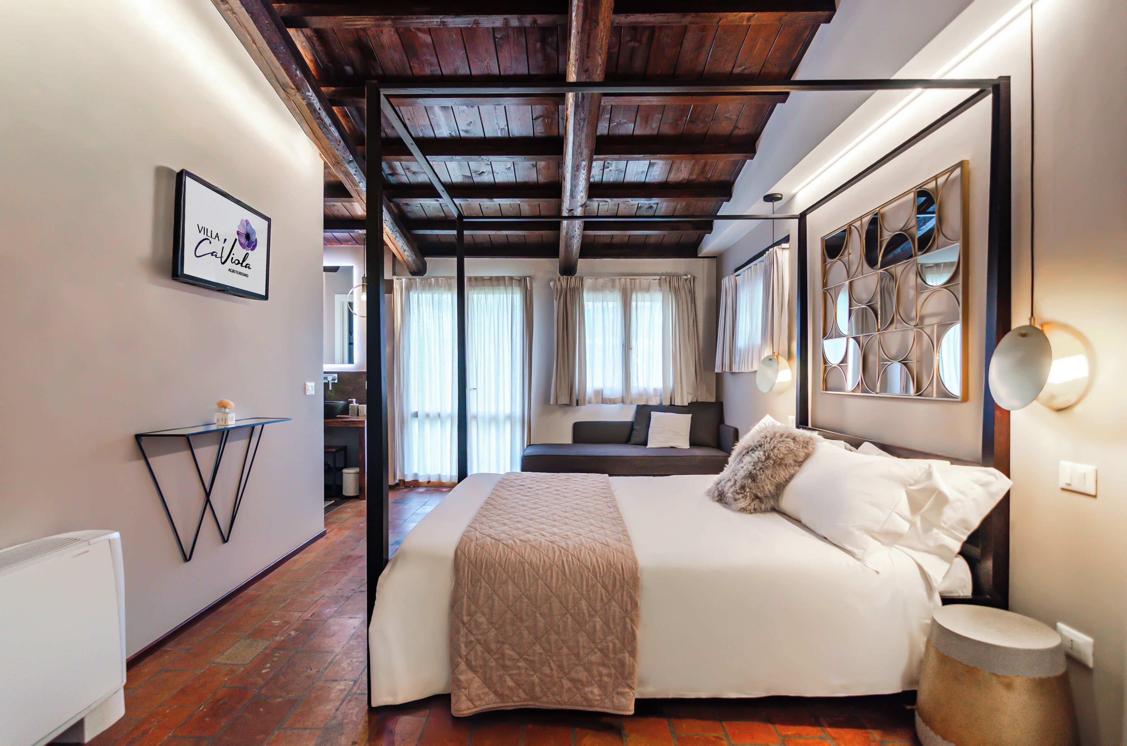 4 bedrooms, in-room safe, desk, iron/ironing board