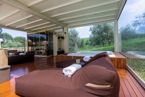 Indoor spa tub - Villa with pool, Jacuzzi and SPA with 4 suites in Rimini (Rimini)