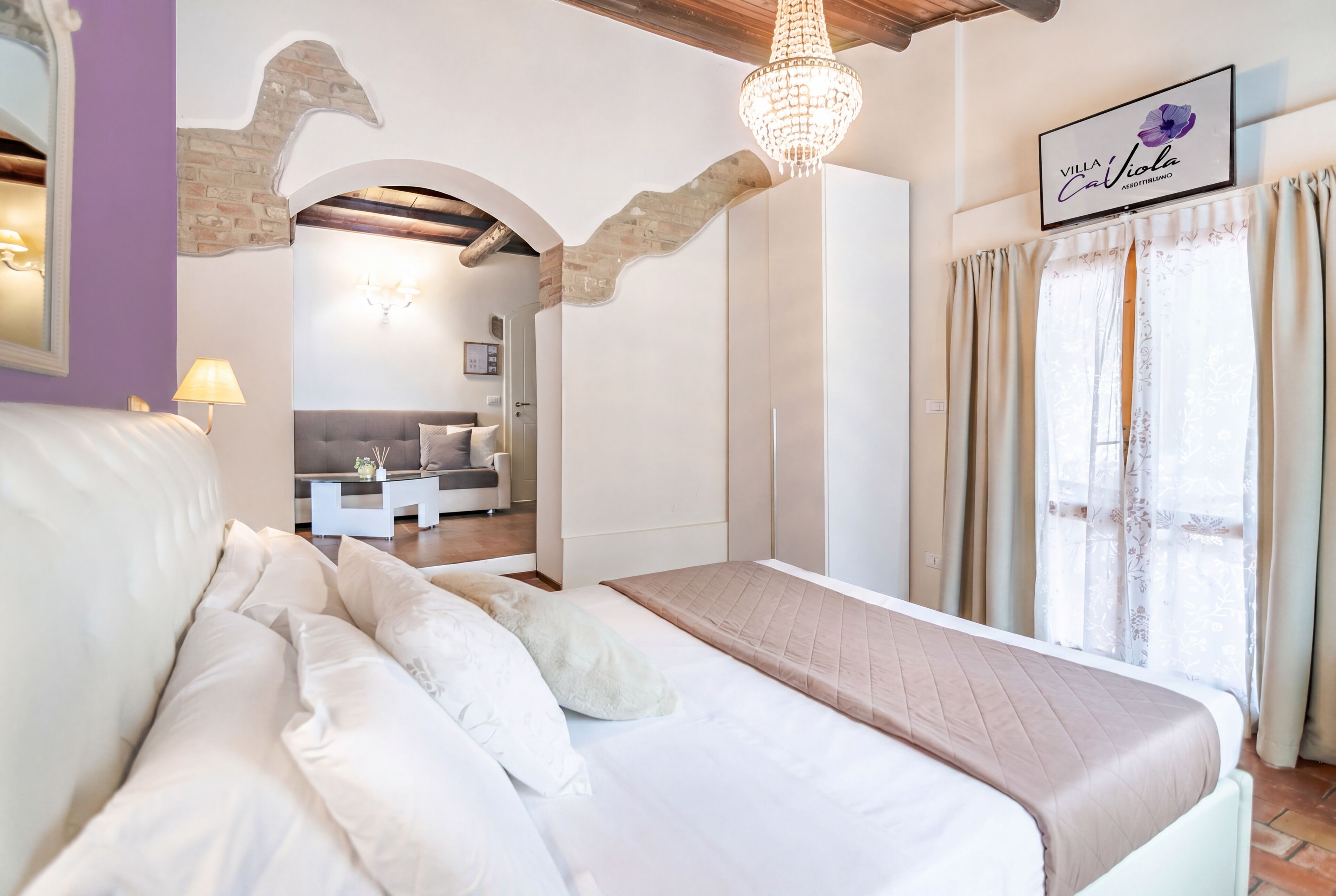 4 bedrooms, in-room safe, desk, iron/ironing board