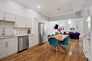 Interior - Cheerful & Bright - Blocks to the French Quarter (New Orleans)