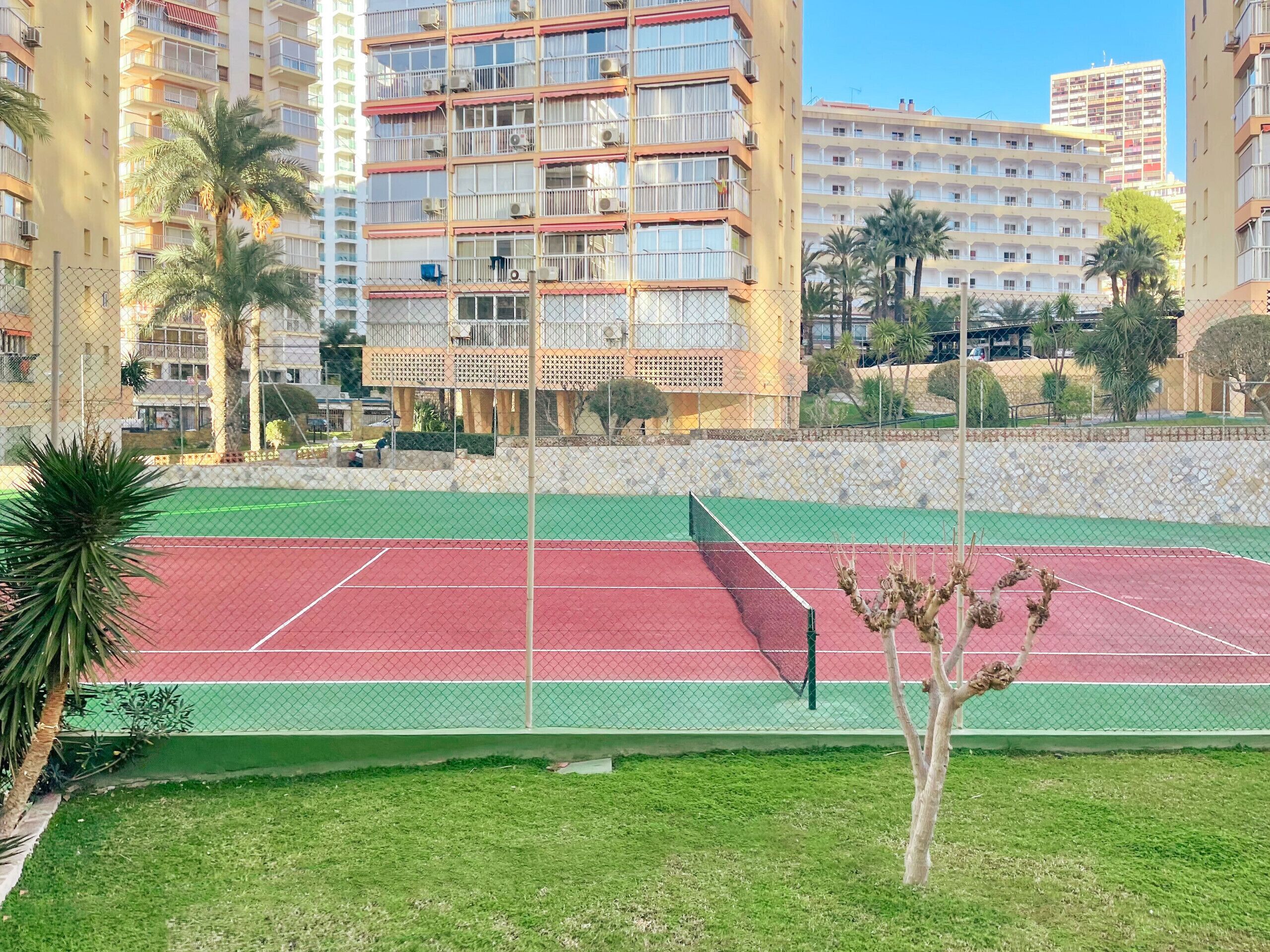 ملعب رياضي