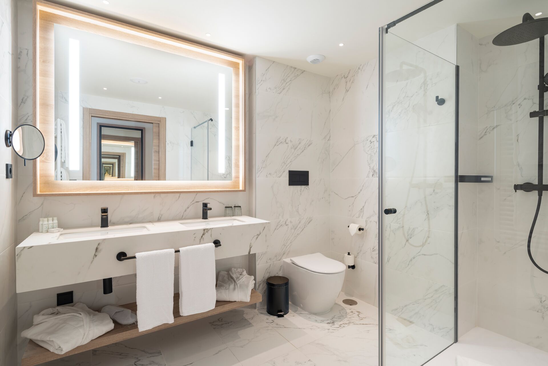 superior double or twin room | bathroom | shower, hair dryer, dressing gowns, slippers