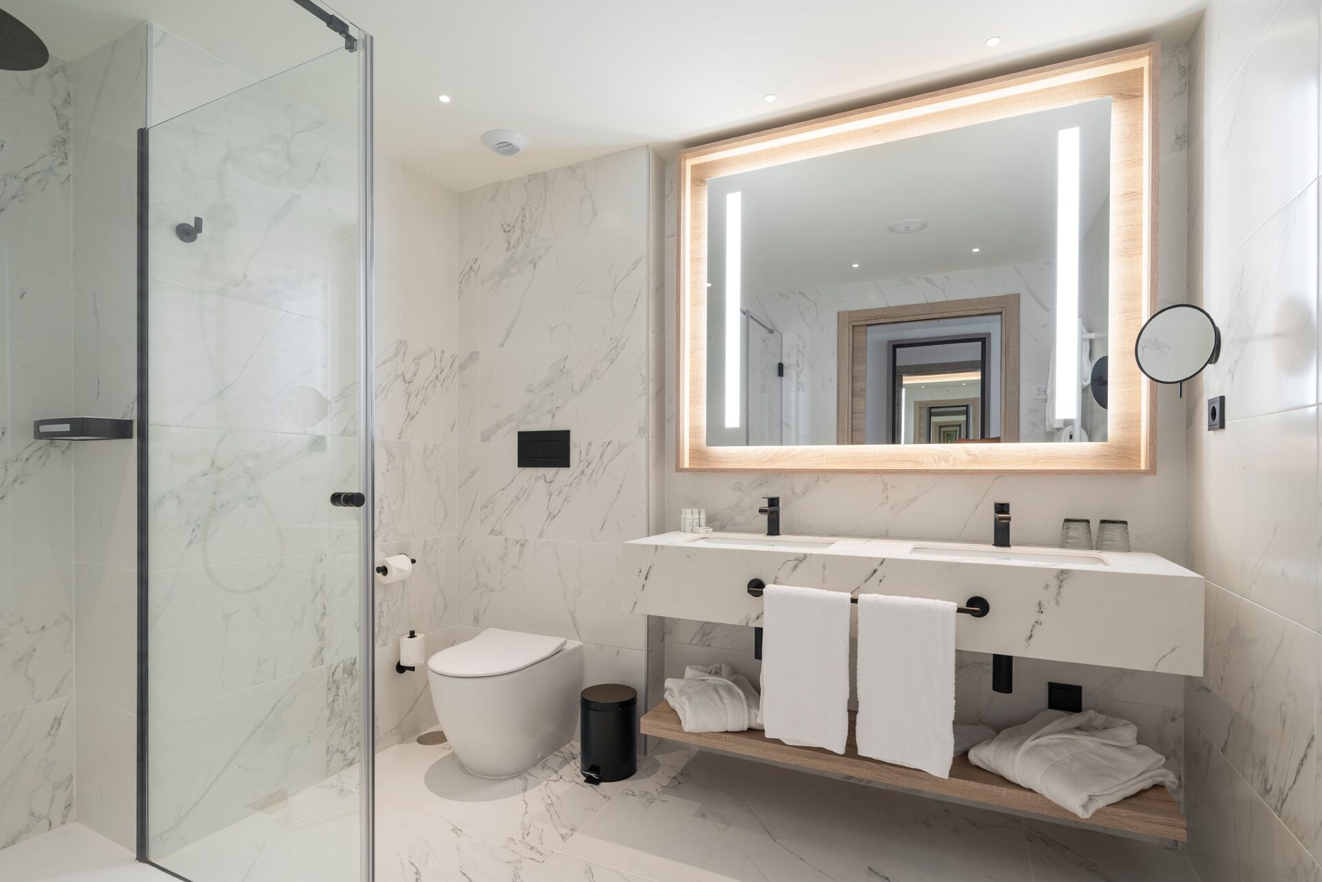 standard double or twin room | bathroom | shower, hair dryer, dressing gowns, slippers