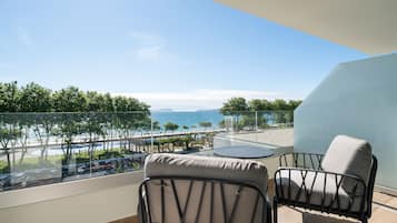 Deluxe-værelse med dobbeltseng eller 2 enkeltsenge | Terrasse/gårdhave