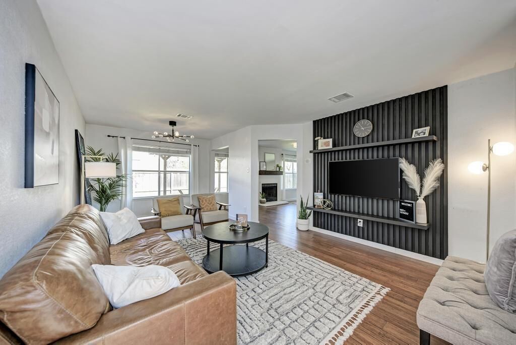 Exclusive Modern Getaway|Near the Domain|Ideal for Groups and Families