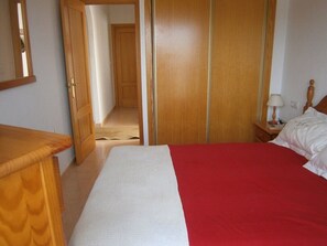 2 Schlafzimmer, Bügeleisen/Bügelbrett, Reisekinderbett, kostenloses WLAN