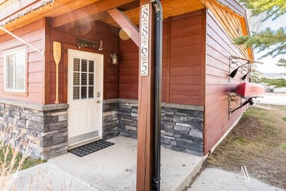 Paddlers Inn - Guide's Suite | Rustic | Charming