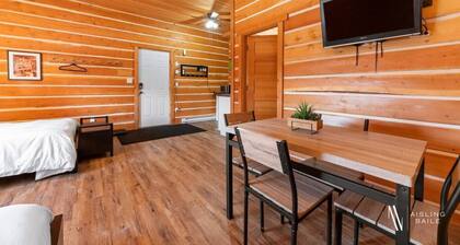 Paddlers Inn - Canoe Shop | Rustic | Quaint | Cozy