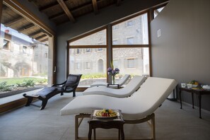 Sauna, bañera de hidromasaje, baño turco, masajes de tejido profundo 