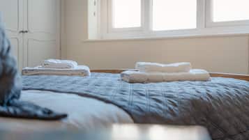 Apartemen | 2 kamar tidur, setrika/meja setrika, Wi-Fi gratis, dan seprai linen