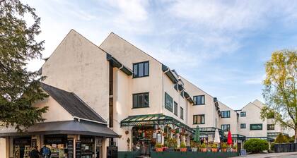 Luxury 2 Bed Room Lake View Apt Bowness Parking