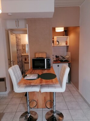 Private kitchen - le valhalla studio au pied de la station thermale de rennes les bains (Rennes-les-Bains)