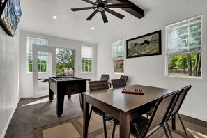 غرفة الألعاب