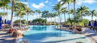 Resort Style Development w/ Pool Tiki Bar - Sleeps 6