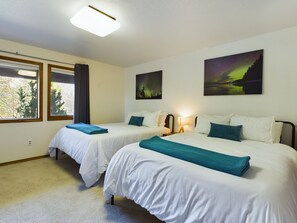 4 bedrooms, iron/ironing board, free WiFi, bed sheets