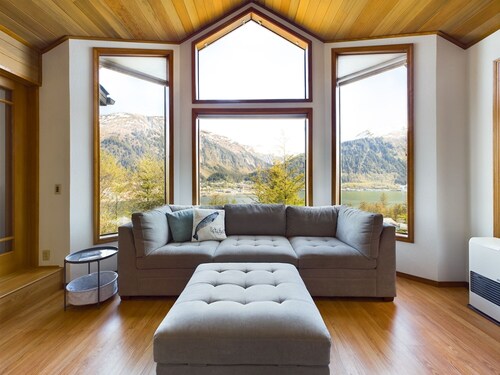 Breathtaking Ocean, Mountain & Juneau Views