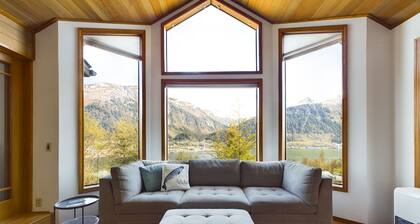 Breathtaking Ocean, Mountain & Juneau Views