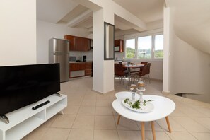 Duplex | Eget kök | Stort kylskåp, mikrovågsugn, ugn och spishäll
