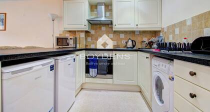 Nestled in the heart of Frinton on Sea is this terraced mews cottage offering open plan living